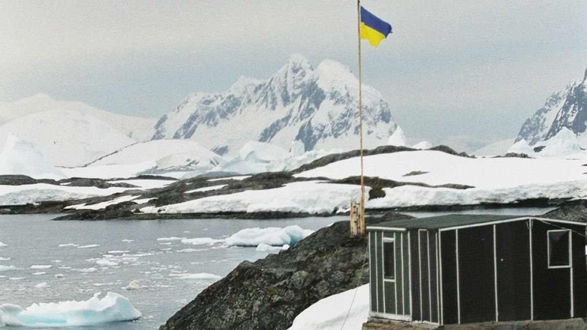 Более 20 лет назад Великобритания передала Украине станцию «Академик Вернадский»: как продолжался процесс и при чем здесь рф
