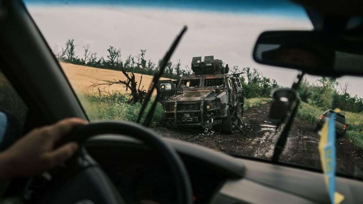 "Прикривали собою людей": як військовим під обстрілами вдалось вивезти мирних жителів Волновахи