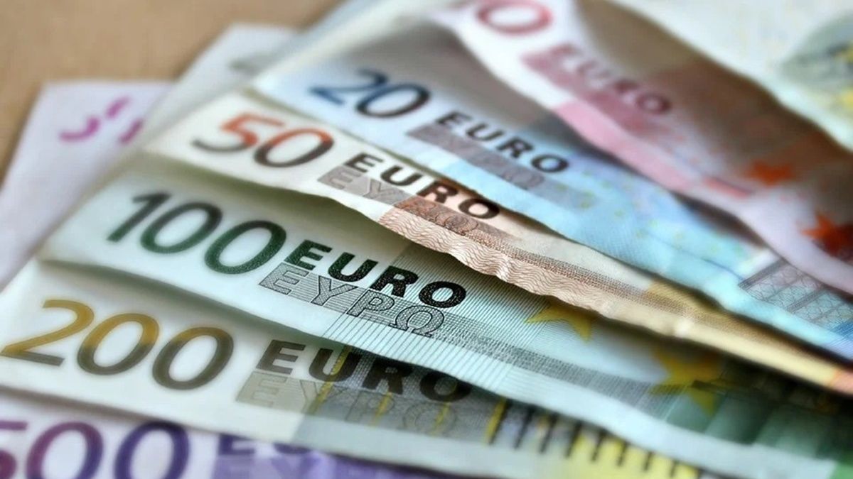 Українці біженці, які виїхали до Іспанії можуть отримати виплати