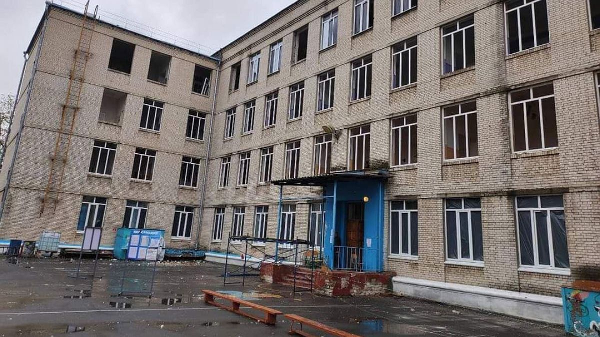Без світла та інтернету: як проходить навчання у школах окупованого Сєвєродонецька