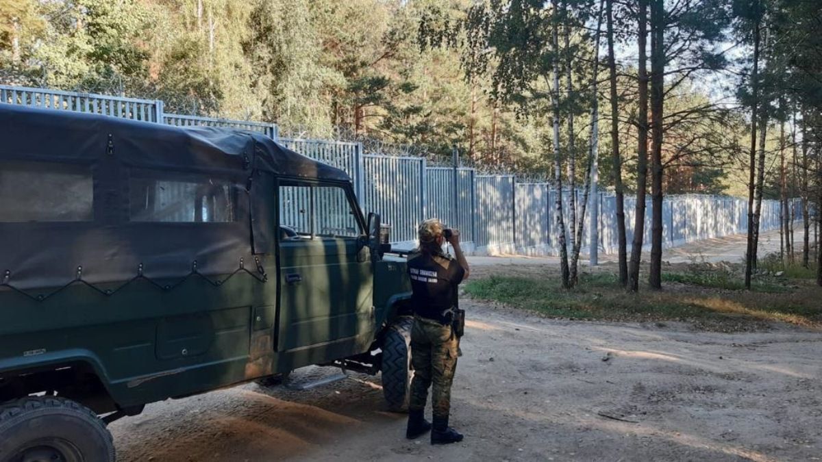 Польща завершила будівництво стіни на кордоні з Білоруссю