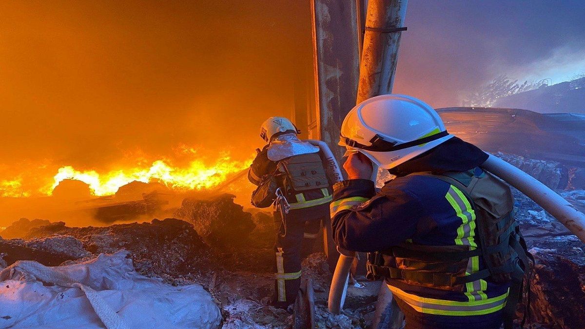 «Світ побачив обличчя держави -терориста»: Зеленський оприлюднив фото наслідків ракетної атаки 1