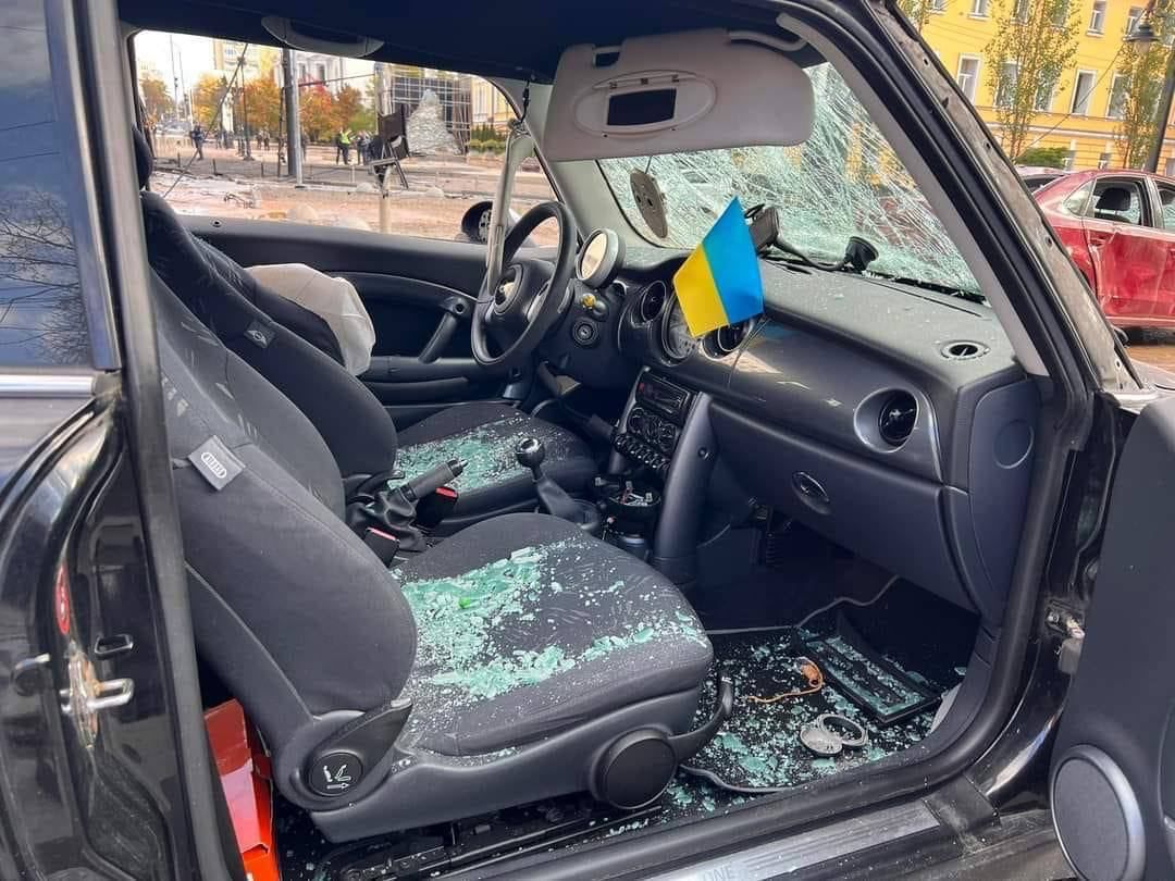 «Світ побачив обличчя держави -терориста»: Зеленський оприлюднив фото наслідків ракетної атаки 6