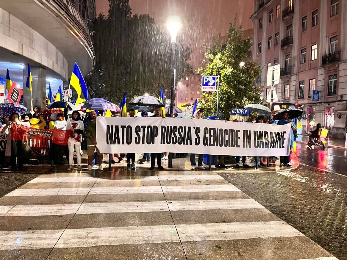 #russiaisaterroriststate: у світі люди масово виходять на акції підтримки України