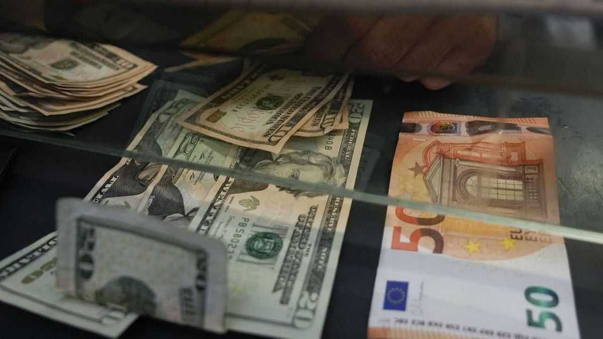 Скільки коштує долар і євро? Курс валют в Україні на 9 листопада