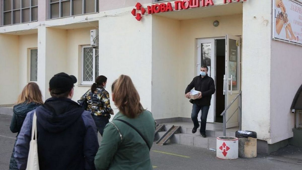 В освобождённом Херсоне «Новая почта» возобновила курьерскую доставку и открыла два отделения — адреса