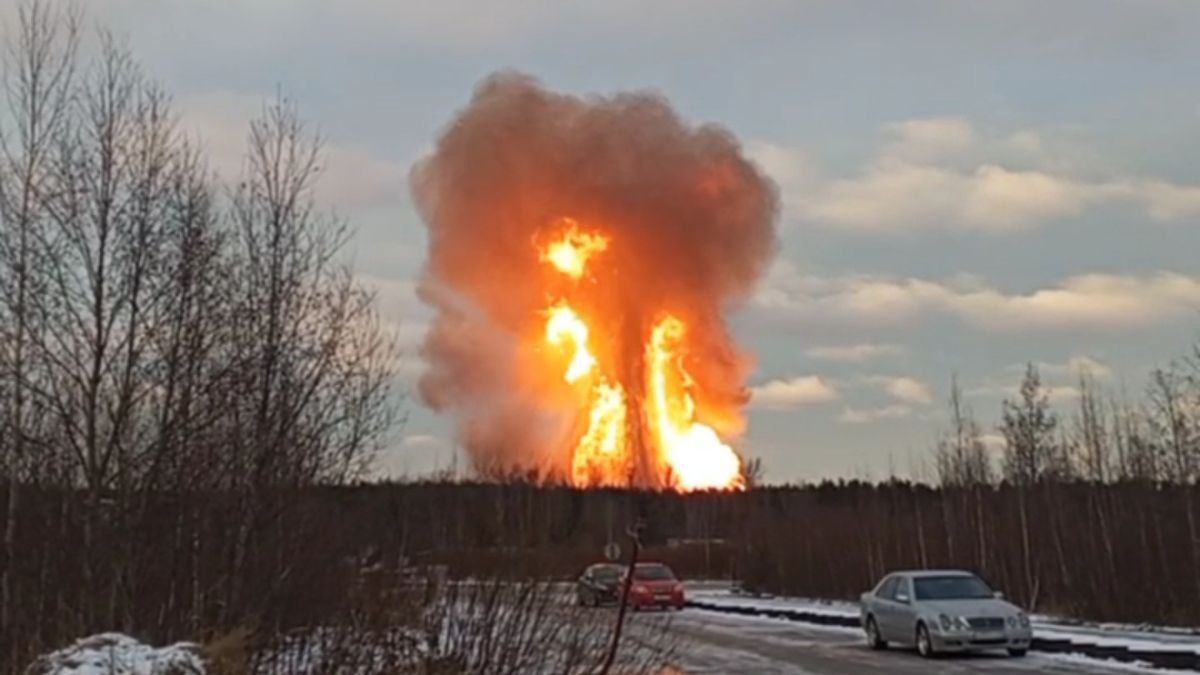 В россии возле Петербурга взорвался газопровод
