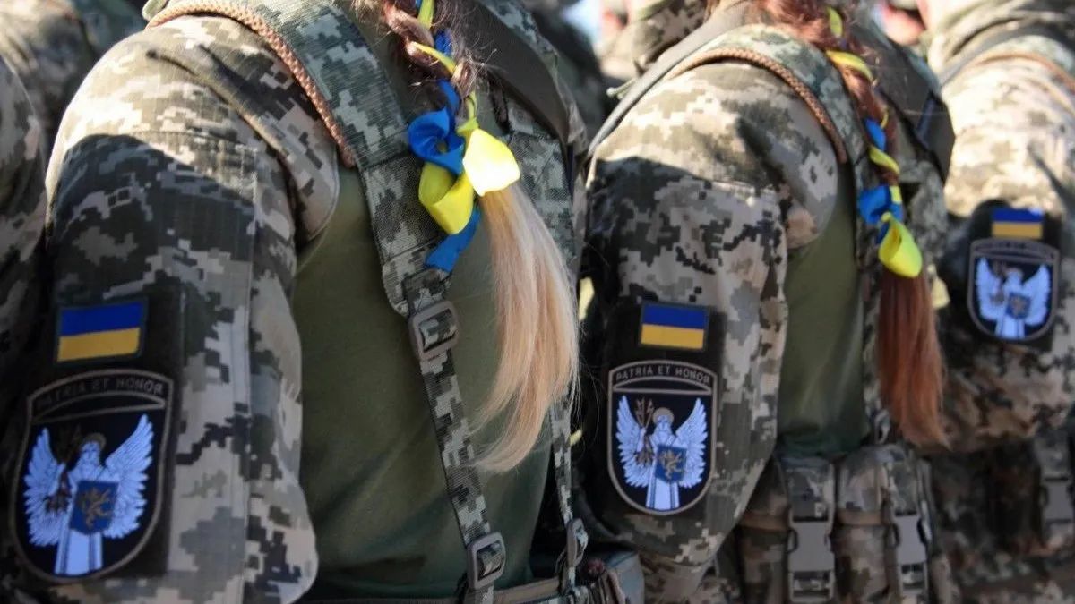 Сколько женщин-военнослужащих погибло на войне