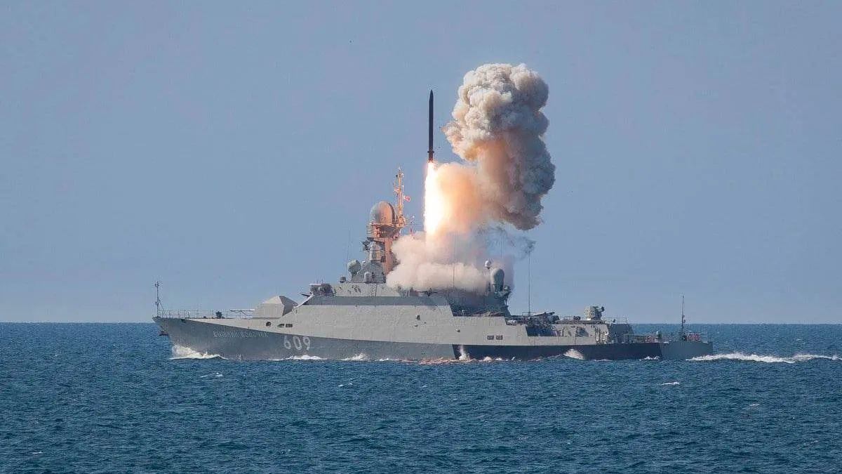 Скільки російських кораблів знаходиться у Чорному морі