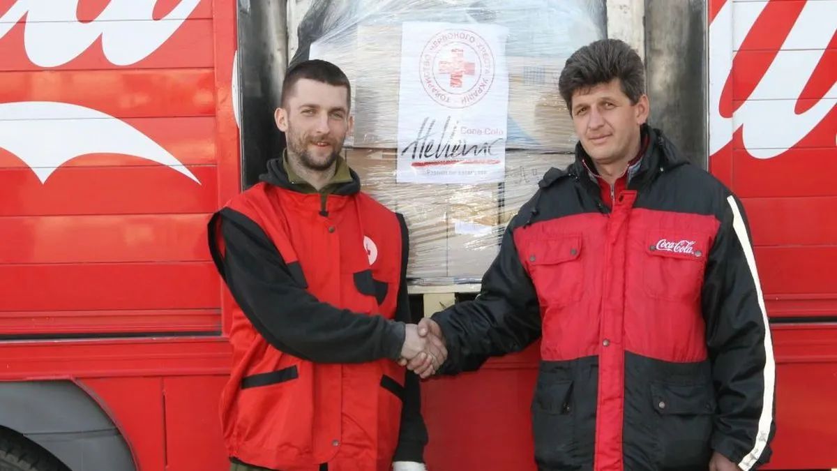 Кока-Кола поможет продуктами питания 70 тысяч семей в Украине в партнерстве с Красным Крестом