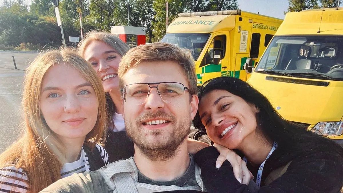 Як волонтери «Kharkiv Help» переганяють швидкі з-за кордону