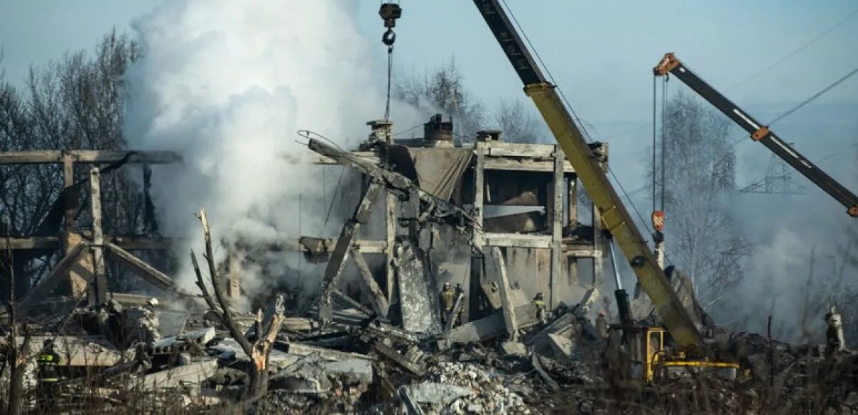 Що залишилося від казарм окупантів у Макіївці після удару ЗСУ – супутникові знімки