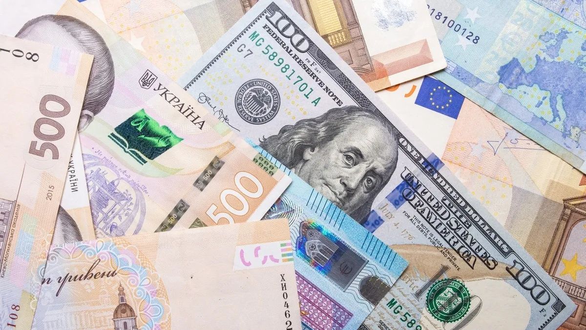Євро подорожчав, скільки коштує долар? Курс валют в Україні на 5 січня