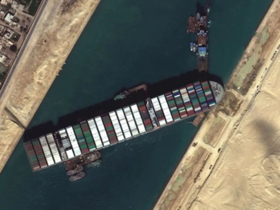65 тысяч тонн украинской кукурузы застряли на мели в Суэцком канале — что известно