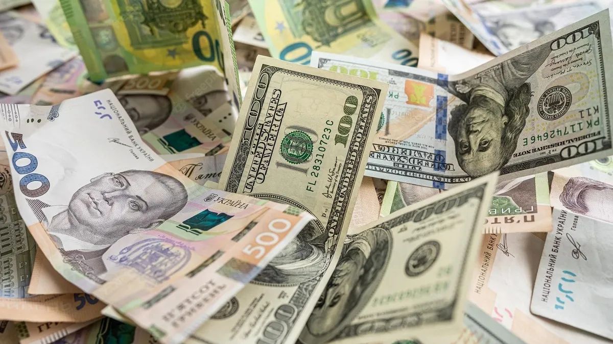 Євро подорожчав, скільки коштує долар? Курс валют в Україні на 16 січня