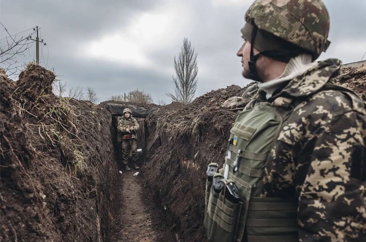 Демілітаризація росіян на  Херсонщині, підготовка до мобілізації та закриття пропагандиського мовника у Франції — головні новини цієї ночі