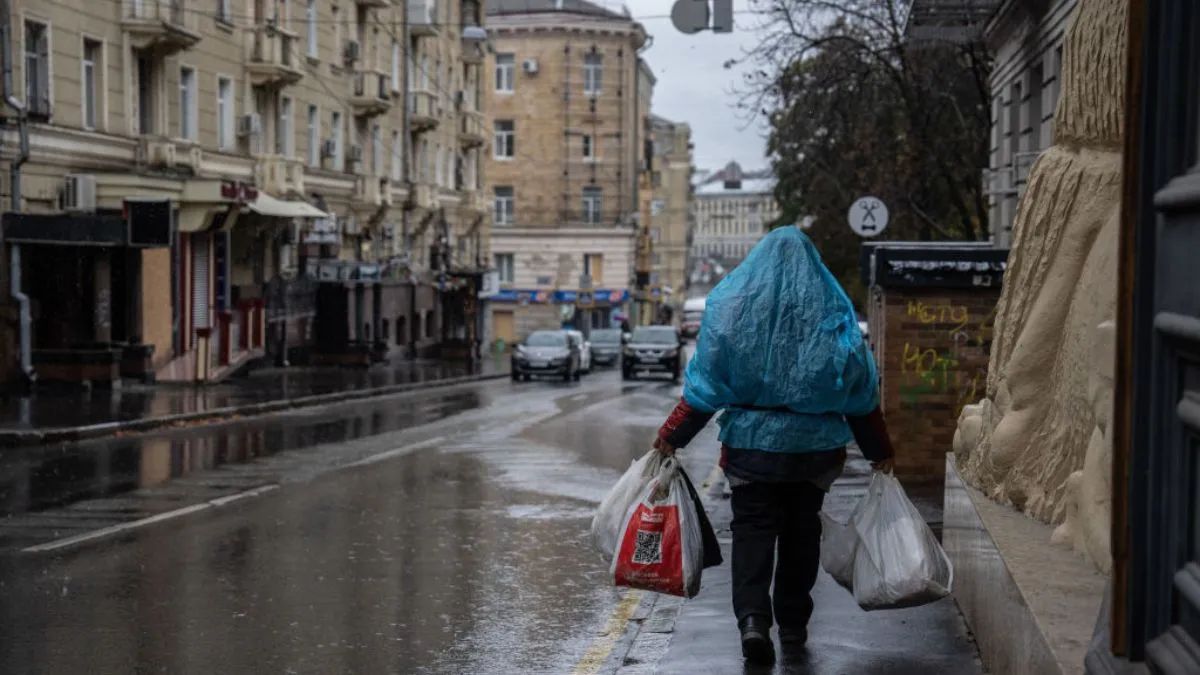 Сніг, дощ, місцями ожеледиця: якої погоди очікувати в суботу 25 лютого