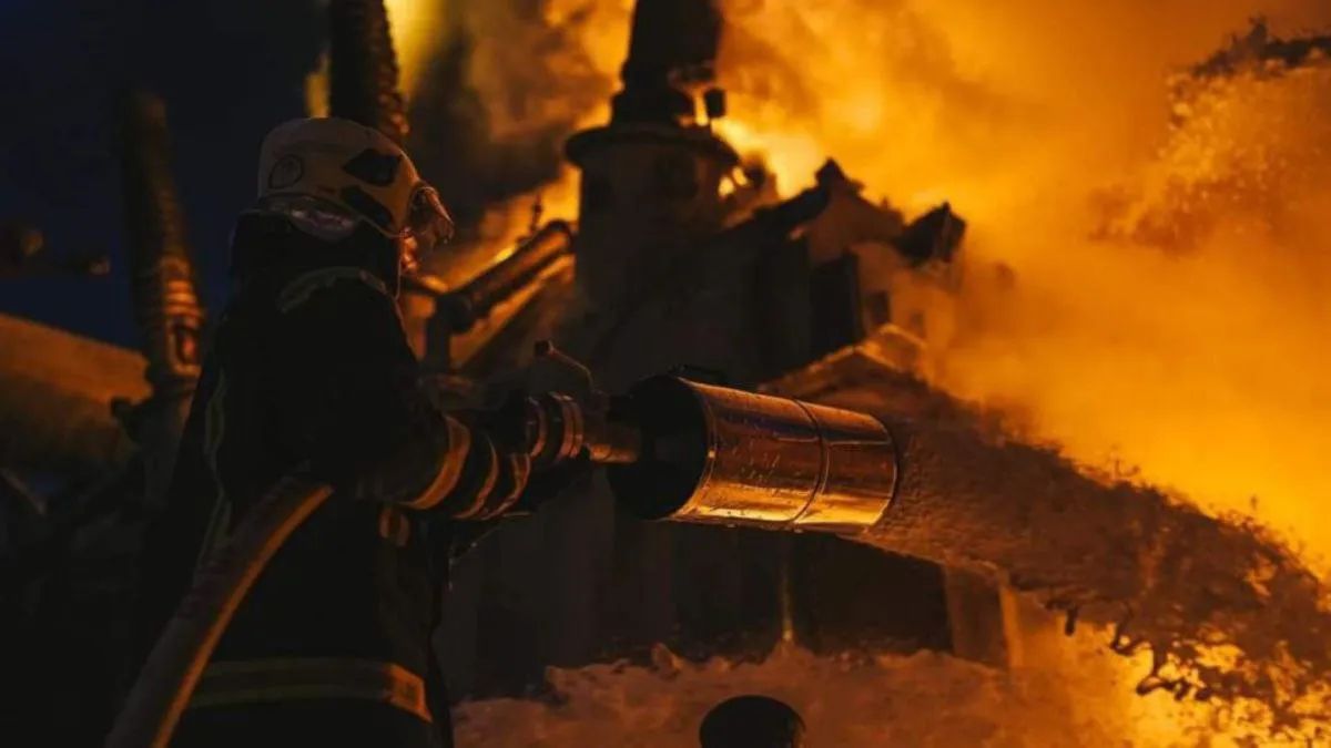 Атака дронами по Хмельницькому: помер поранений рятувальник