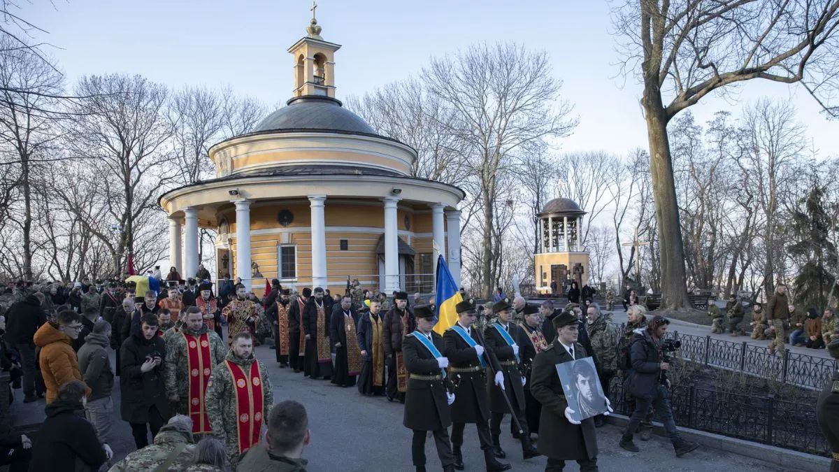 Похованн Да Вінчі на Аскольдовій могилі