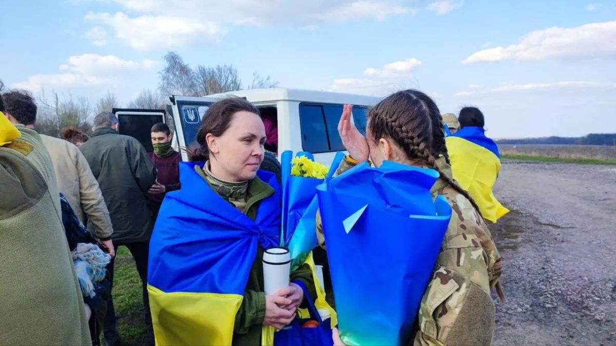 Защитники Мариуполя, Бахмута, Чонгара и Змеиного