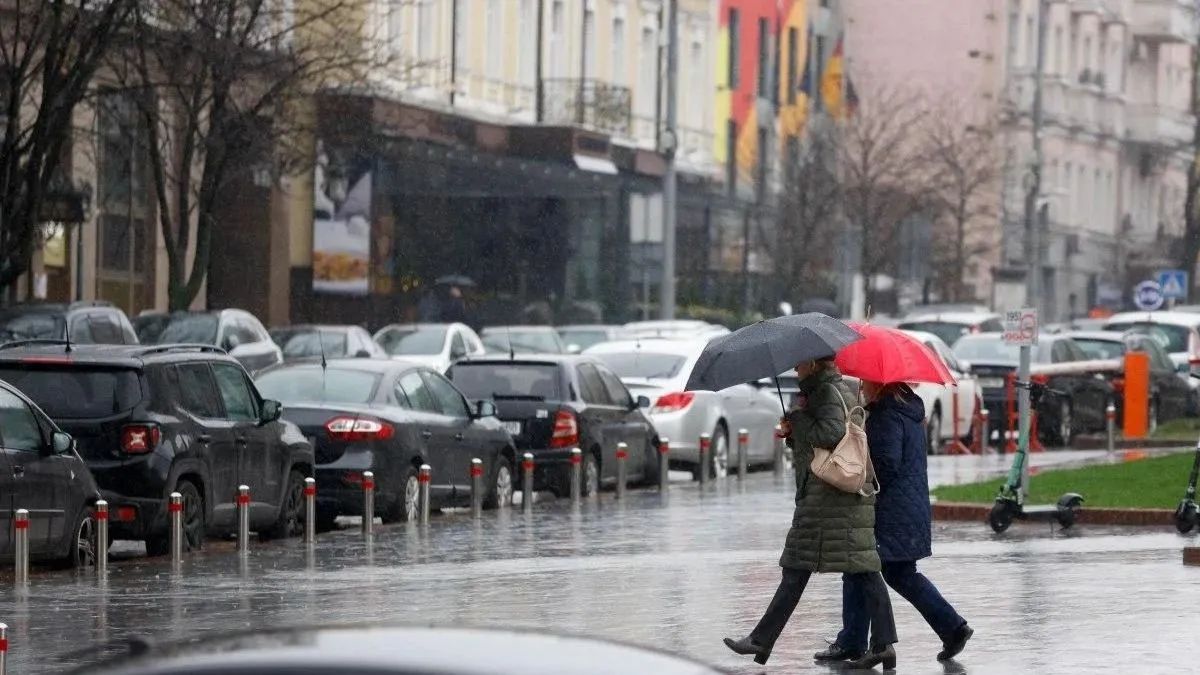 Загалом буде тепло, але з опадами