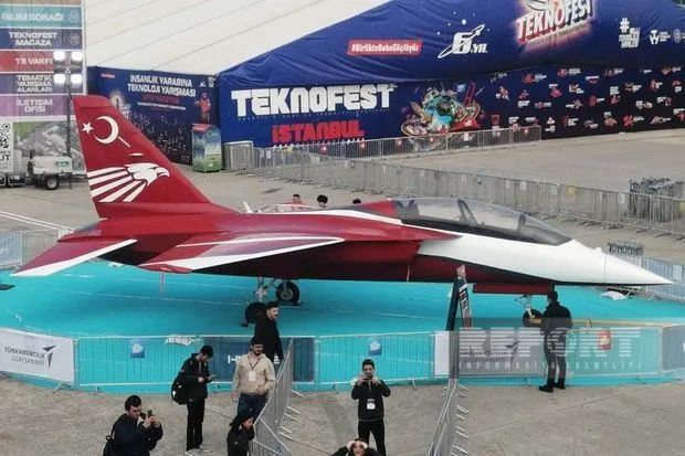 Літак на  виставці авіаційної та авіакосмічної техніки "Teknofest 2023"  Літак на  виставці авіаційної та авіакосмічної техніки "Teknofest 2023"