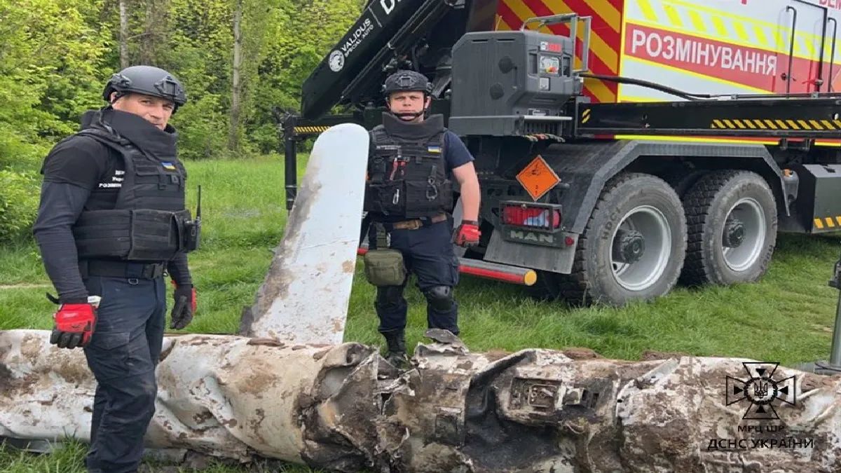 Российская ракета на огороде под Киевом