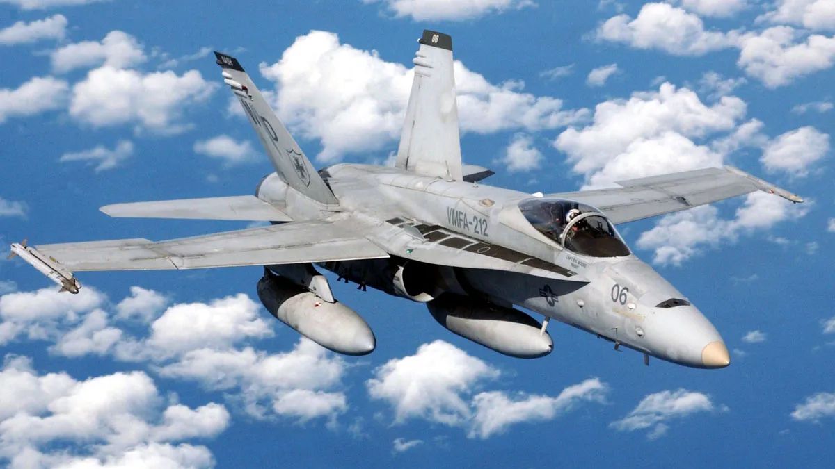 Бомбардировщик F/A-18