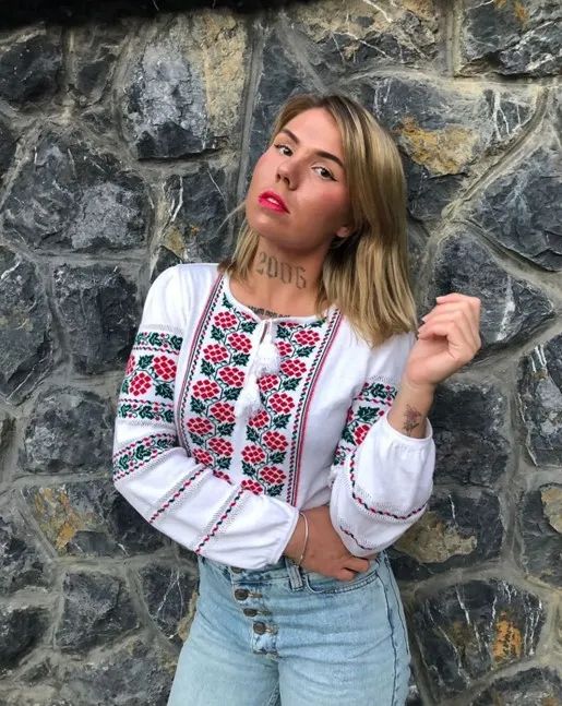 Александра вовремя вернула украинское гражданство