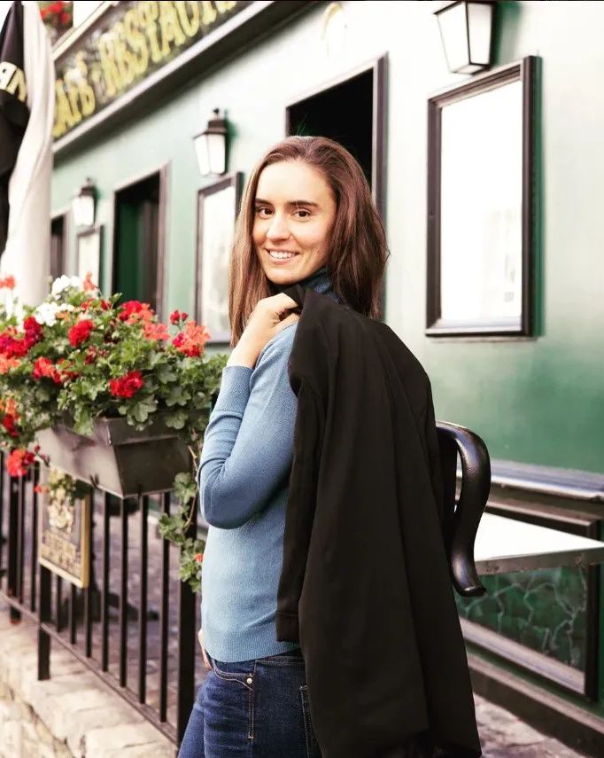 Вне корта Калинина тоже привлекает к себе взгляд