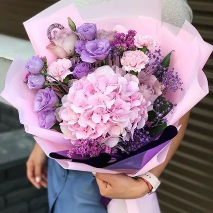 Композиція з екзотичних квітів