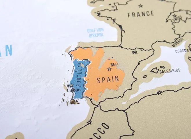 Скретч-карта, яка повинна бути у справжнього мандрівника