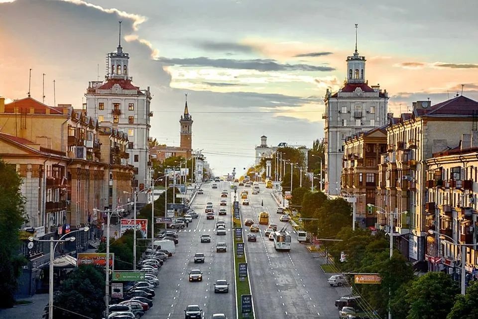 В этом городе находится один из самых длинных проспектов в мире – Соборный, равный 10800 м.