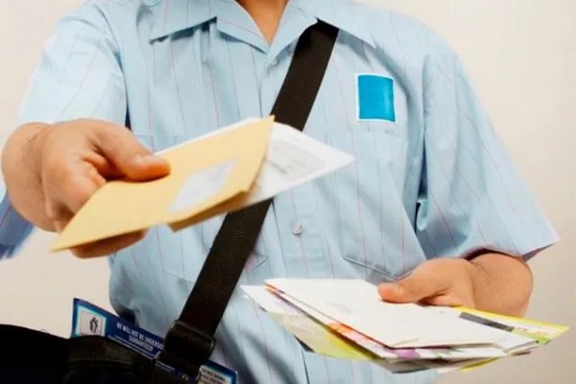 Празднуйте этот праздник вместе со своими друзьями и родными: производите вместе открытки и отправляйте их