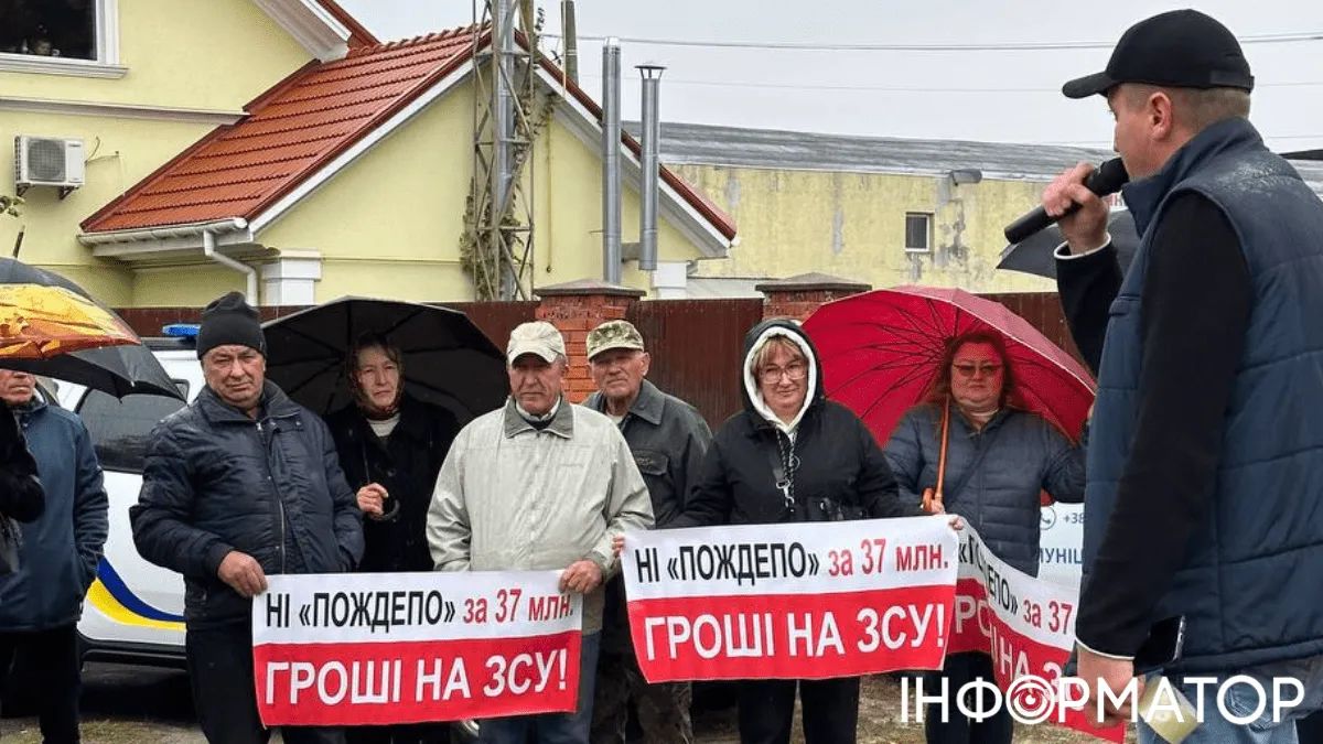 Мешканці села на Київщині вийшли на мітинг проти дій влади: що вони вимагають – фото 2