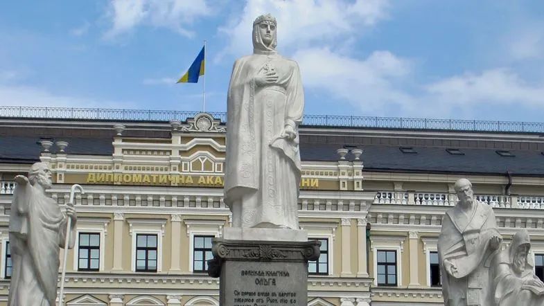 Пам'ятник княгині Ользі в столиці