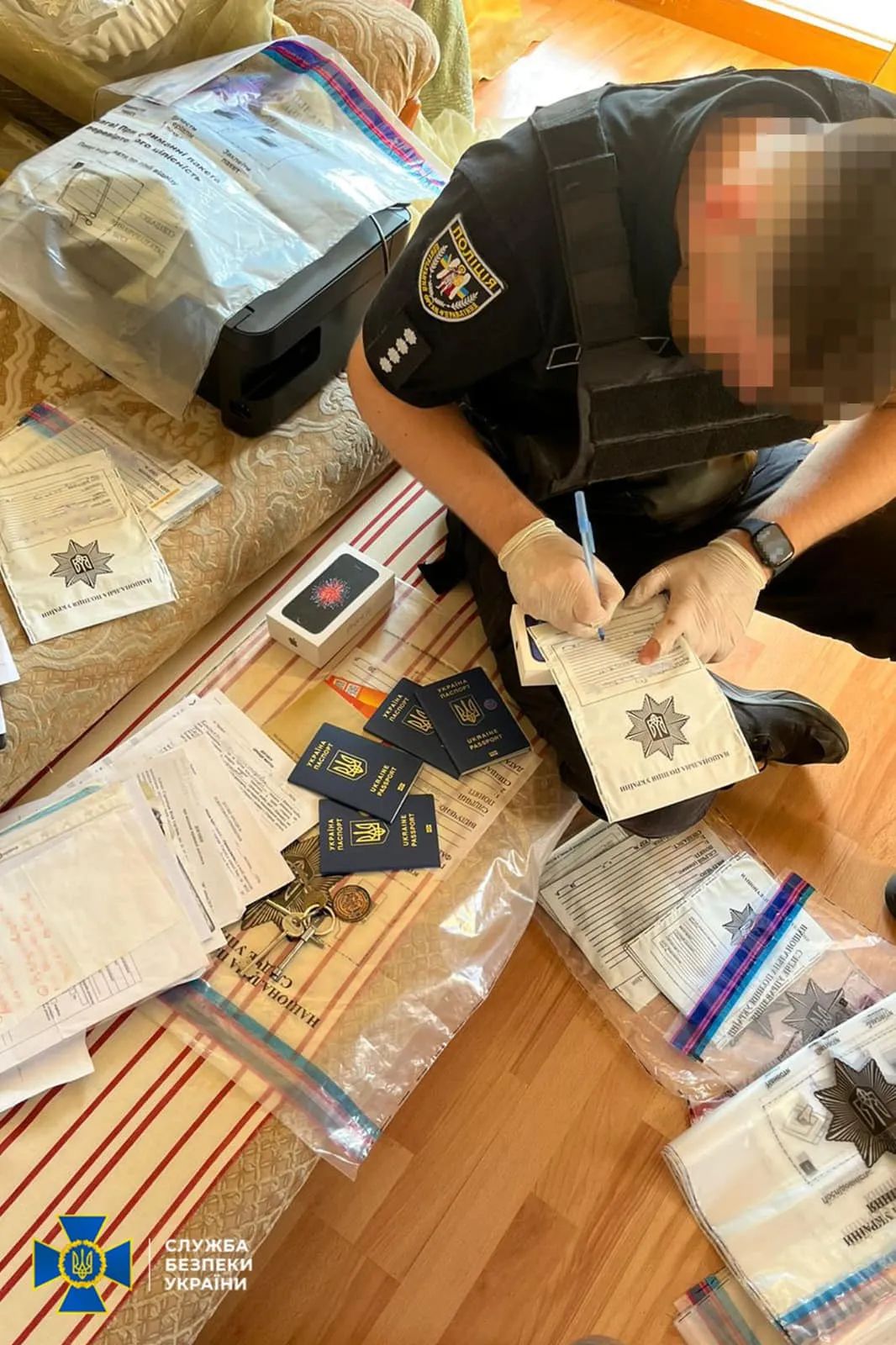 Знайдені речі під час обшуку
