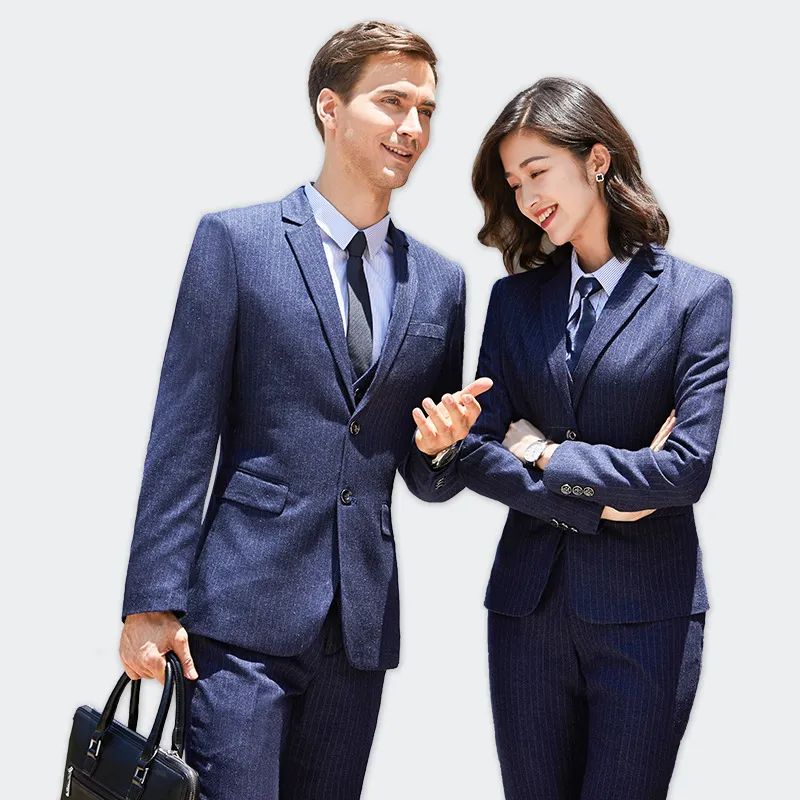 Эта дата привлекает внимание каждого человека к столь важному элементу в жизни каждого человека, как одежда