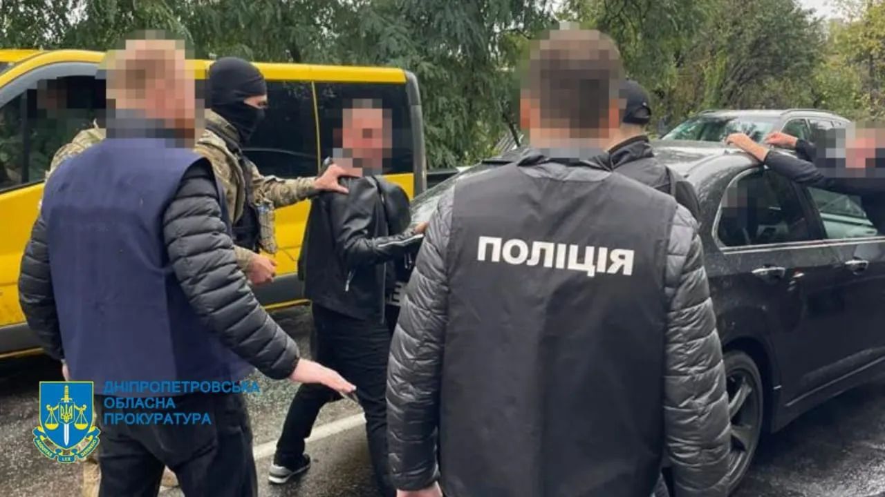 Чоловікам загрожує до 12 років в'язниці