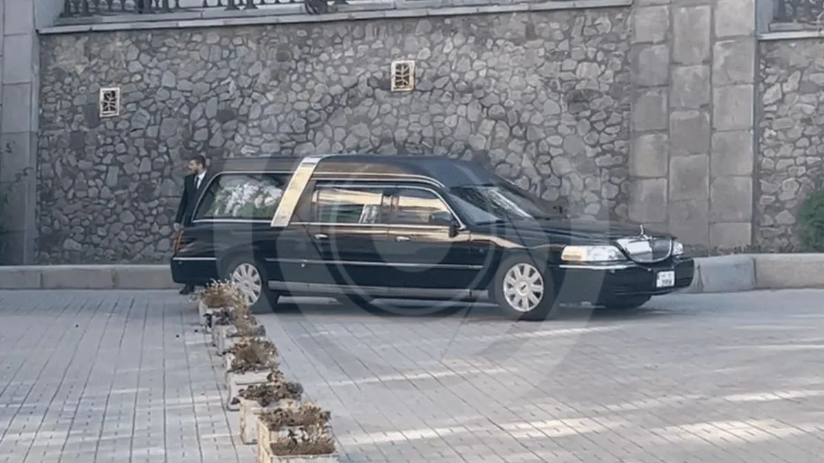Катафалк з труною Ніни Матвієнко. Фото: Інформатор-Україна/Руслан Хохлов