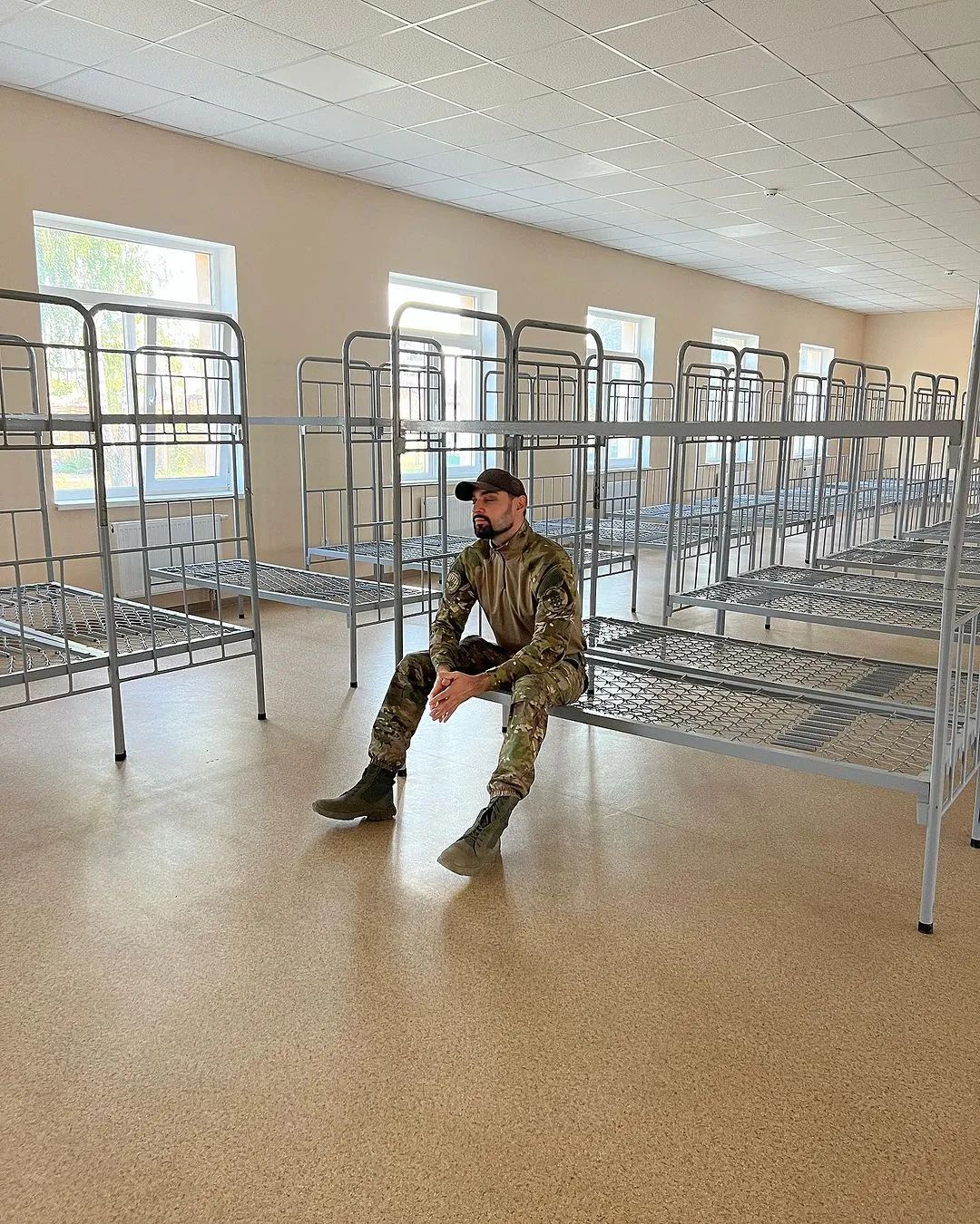 Певец в воинской части