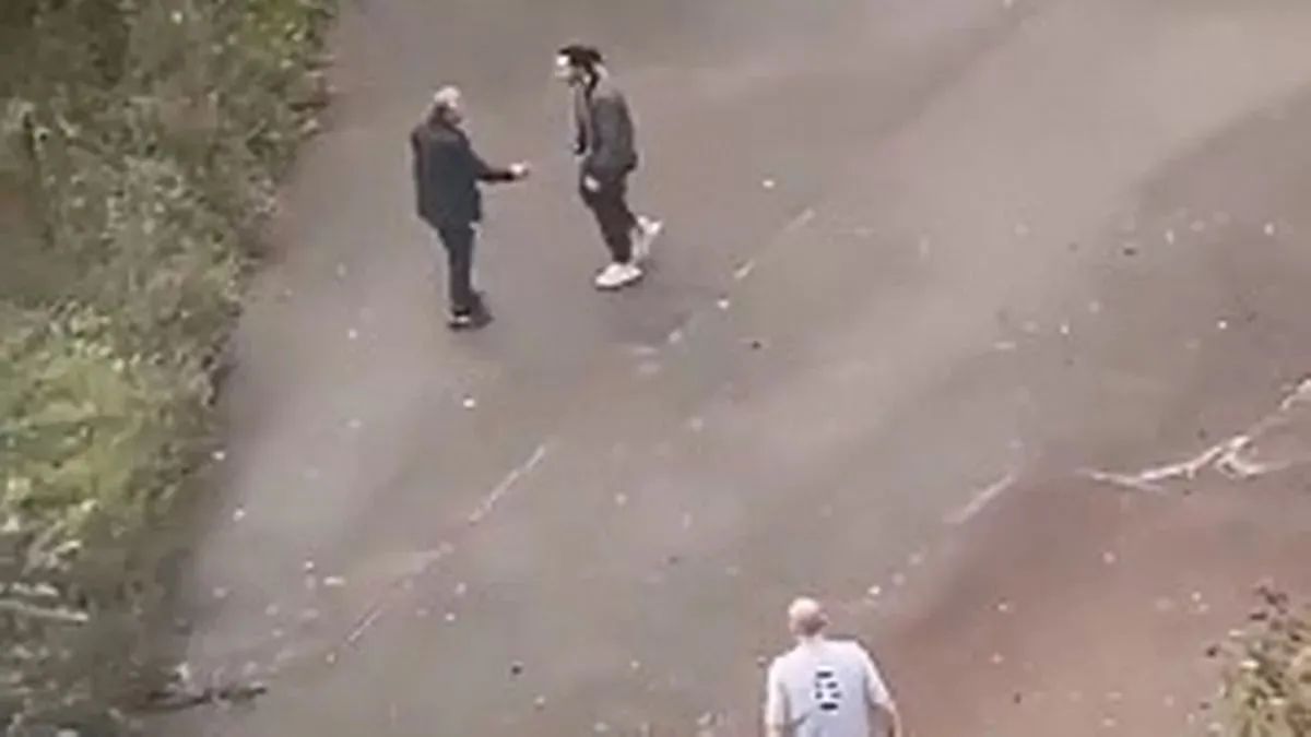 Нападение на школу во Франции. Фото: InfoHugoQuentin/Twitter