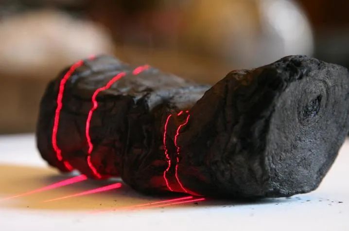 Тим, хто прочитає обгорілий папірус, пообіцяли винагороду.