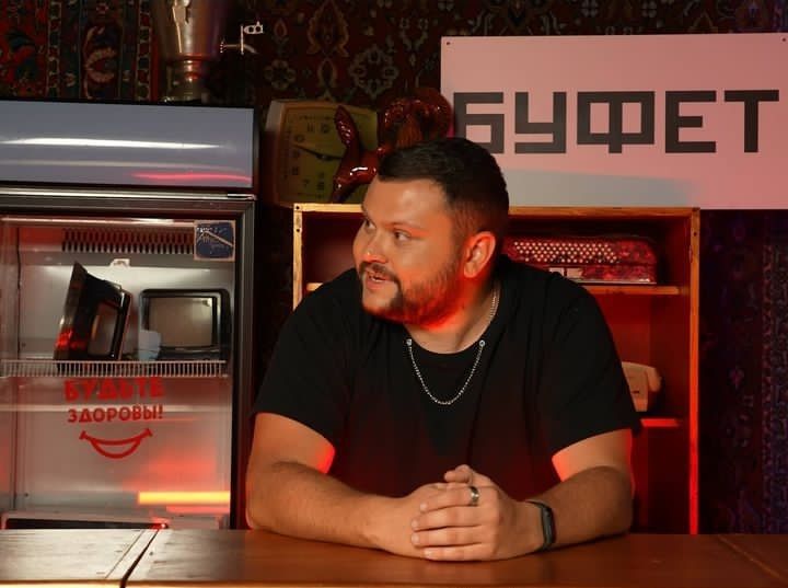 Дамницкий работал коллектором. Дамницкий работал коллектором.