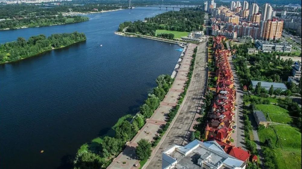 Набережную вернули общине Киева Набережную вернули общине Киева