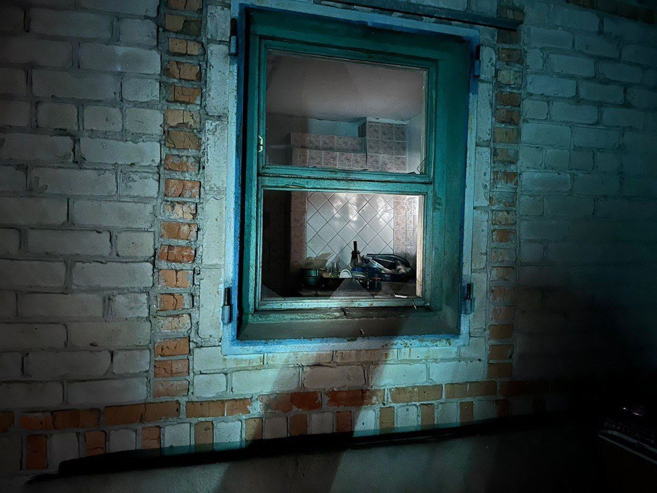 Пошкоджені стіни дачного будинку. Фото: Дніпропетровська ОВА Пошкоджені стіни дачного будинку. Фото: Дніпропетровська ОВА