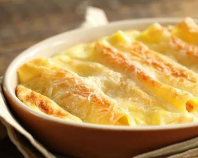 Ніжні канелоні під соусом "Бешамель".