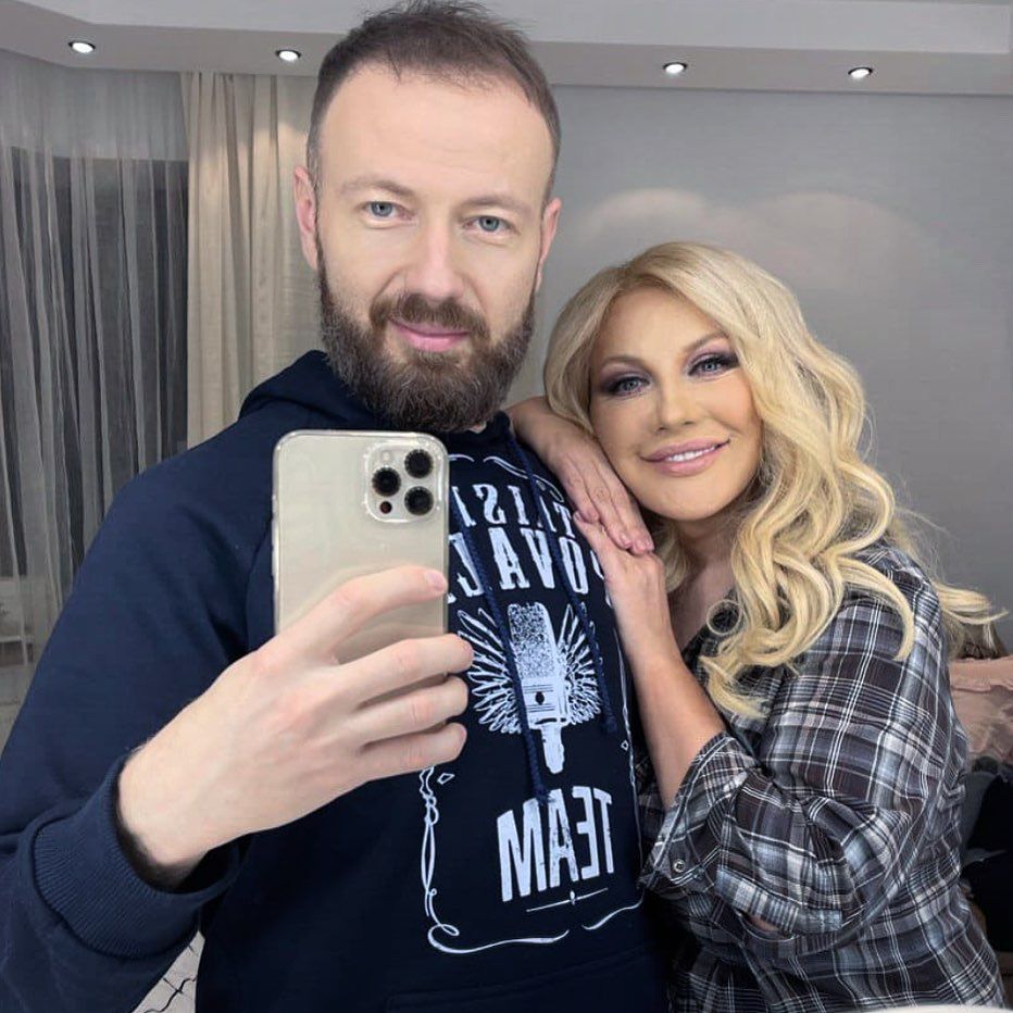 Денис Повалий защищает мать от хейтеров в соцсетях Денис Повалий защищает мать от хейтеров в соцсетях