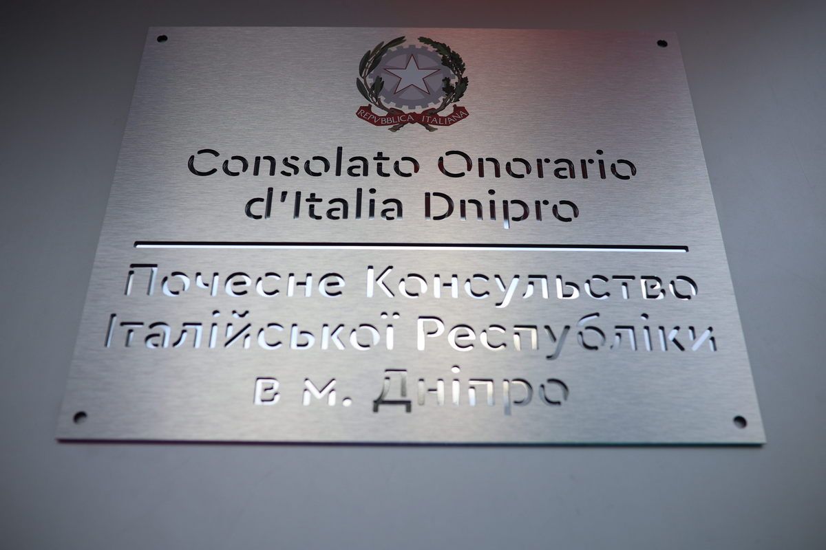 У Дніпрі відкрили Почесне консульство Республіки Італія: кого призначили на посаду 3