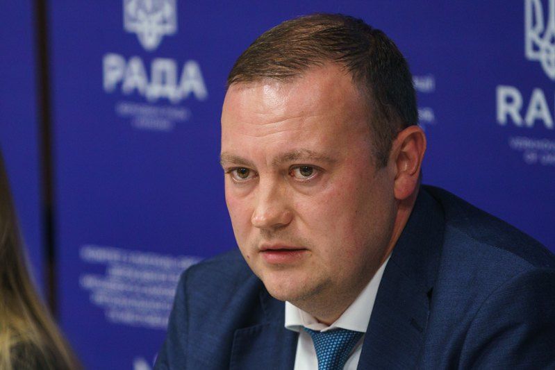 Виталий Плукарь на заседании комиссии